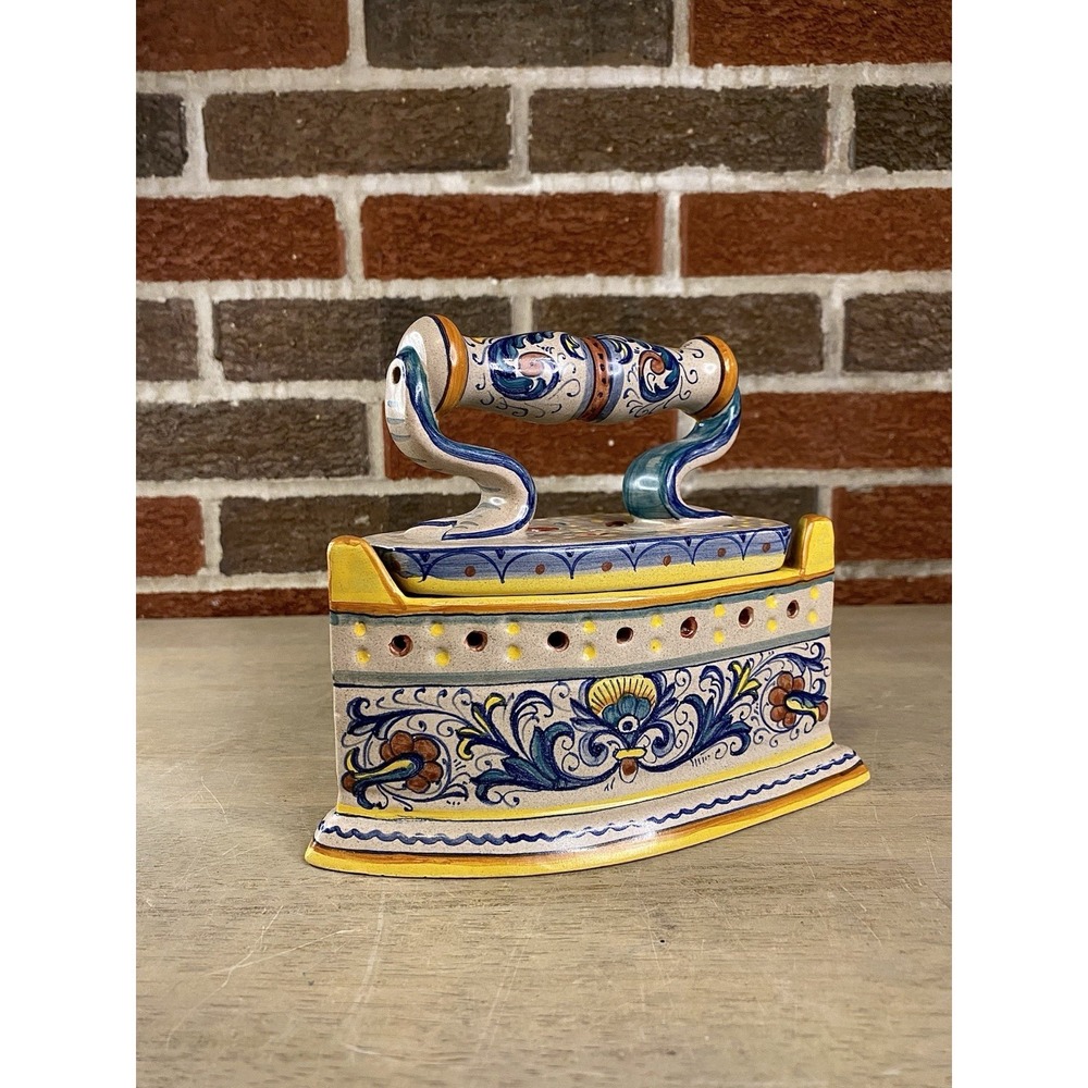 Ricco Deruta Italian Pottery Hand Painted Trinket Box Iron‎ Rare